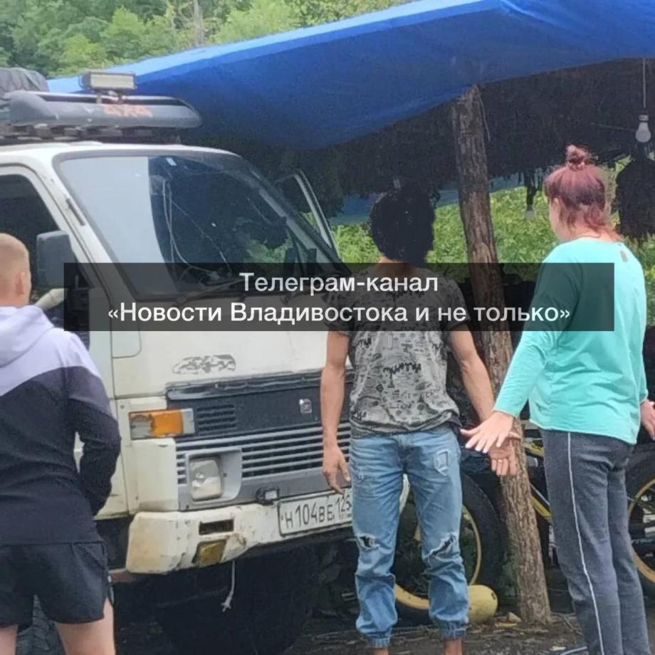 Фото: Telegram-канал novosti_vdk | Живодер из Приморья привязал собаку к грузовику и протащил ее
