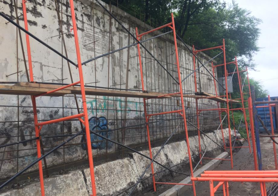 Фото: vlc.ru | «Возвели из новых плит»: во Владивостоке ремонтируют аварийные объекты