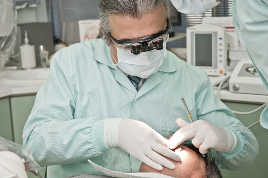 Озвучена зарплата ассистента стоматолога во Владивостоке