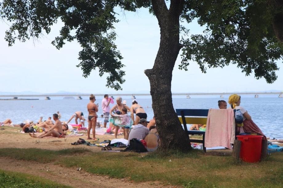Фото: PRIMPRESS | Туристам на пляже в Приморье грозит большая опасность