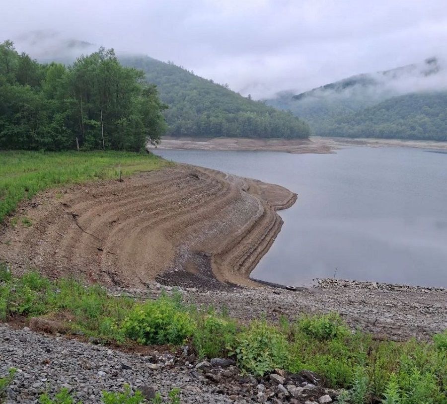 Приморские коммунальщики отчитались: «болотную» воду в Дальнегорске отфильтруют за девять дней