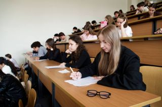 Тысячи без бюджета: как квоты погубили шанс абитуриентов поступить в вуз