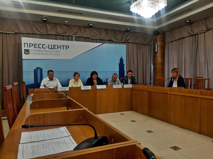 Фото: PRIMPRESS | Во Владивостоке прошла пресс-конференция, посвященная Приморскому строительному форуму осенней сессии