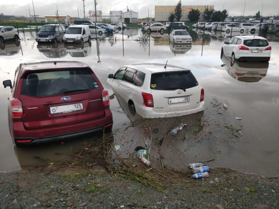 Фото: PRIMPRESS | В ГИБДД Приморья сделали новое заявление по поводу затопления территории аэропорта