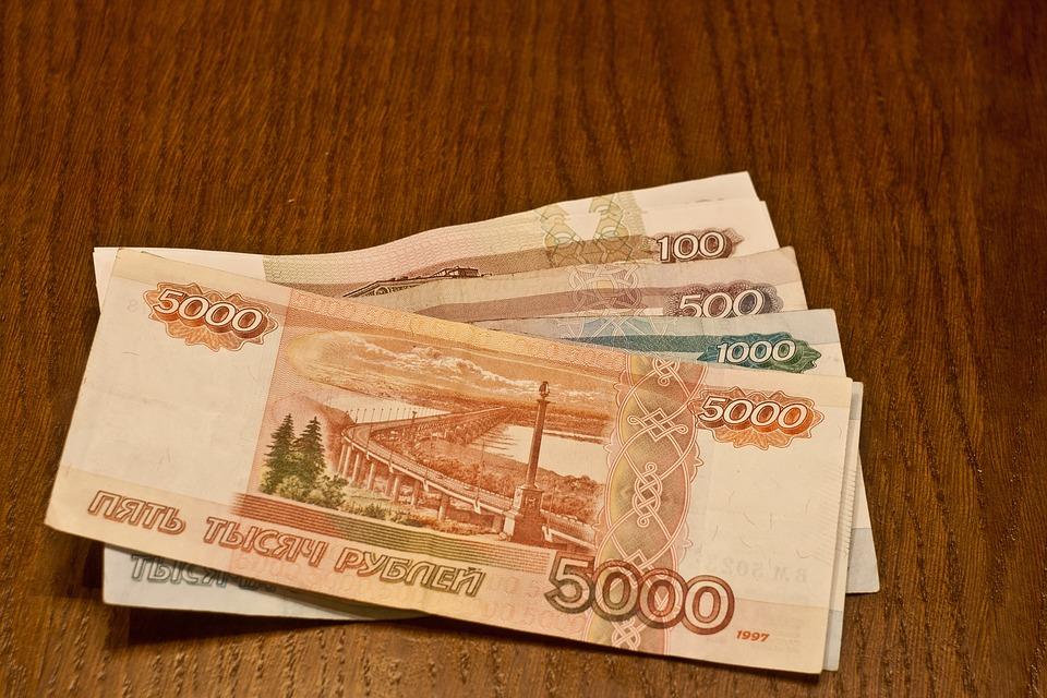 «Сколько можно попрошайничать?»: россиян, ждущих выплату 10 тыс. рублей от ПФР в сентябре, раскритиковали