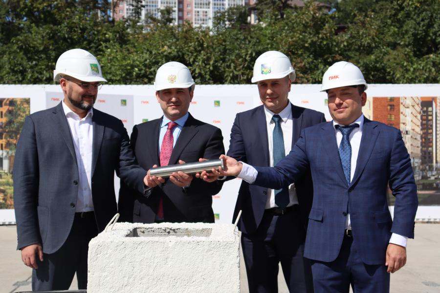 Во Владивостоке заложили капсулу времени в честь реализации нового масштабного проекта