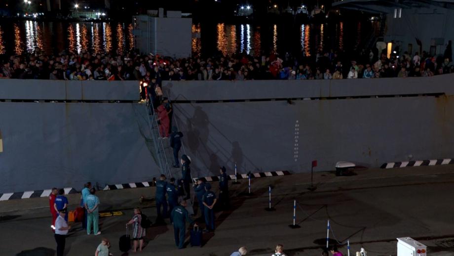 Фото: primorsky.ru | Из Хасанского округа во Владивосток корабли ТОФ эвакуировали более тысячи человек