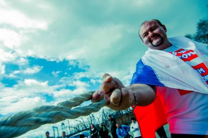 Фото: Семен Апасов | На приморского силача Ивана Савкина напали хулиганы