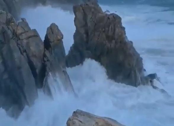 Фото: кадр из видео | «Самая красивая смерть»: видео, снятое в разгар тайфуна, набирает популярность