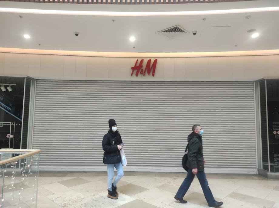 Фото: PRIMPRESS | Стало известно, когда в России закроются магазины H&M
