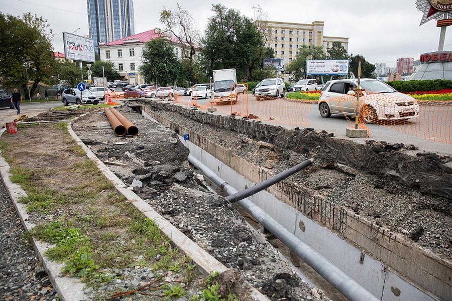 Фото: Анастасия Котлярова / vlc.ru | В центре Владивостока завершается первый этап ремонта трубопровода