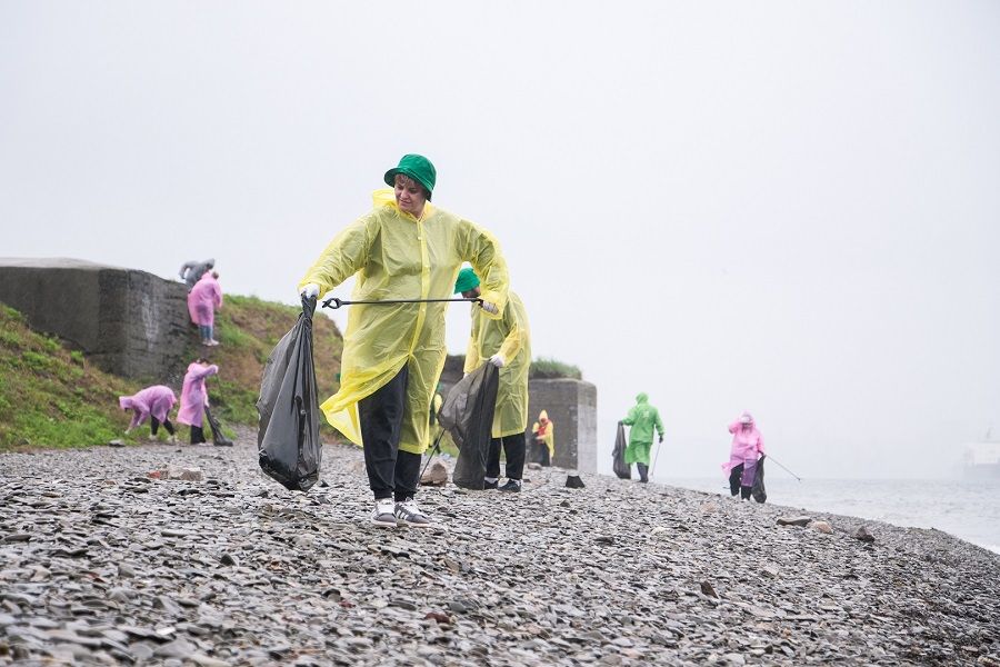 FESCO и благотворительный фонд X5 Group «Выручаем» провели первую совместную экологическую акцию