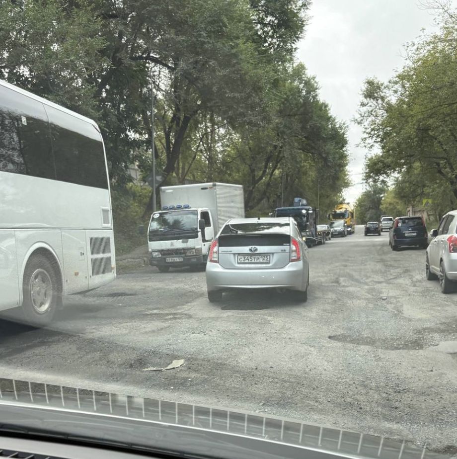 Аварийный участок: дорога между Днепровской и ТОВВМУ превратилась в полосу препятствий