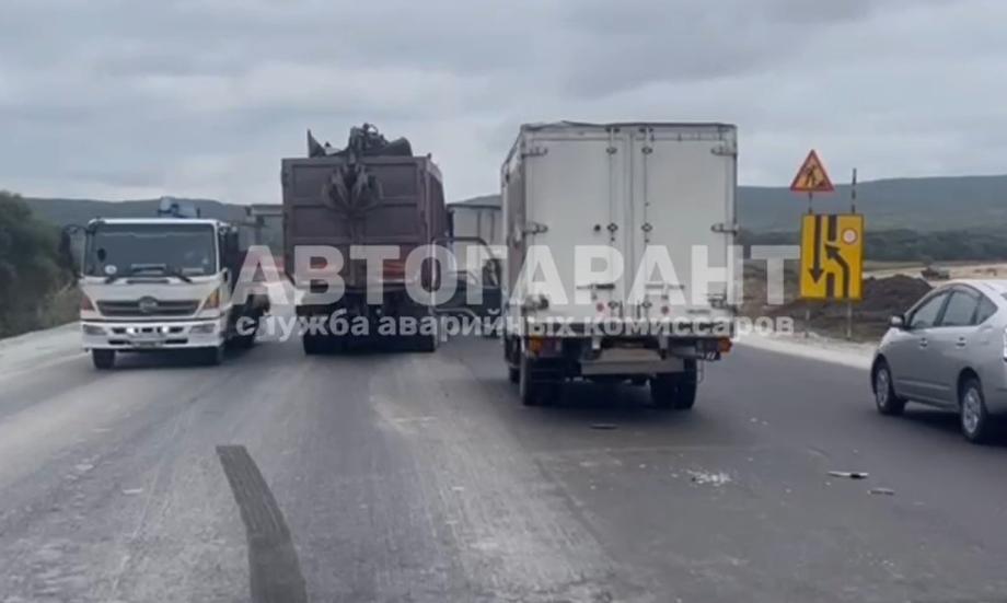 Фото: Автогарант | «Три грузовика». Масштабное ДТП произошло в Приморье на федеральной трассе