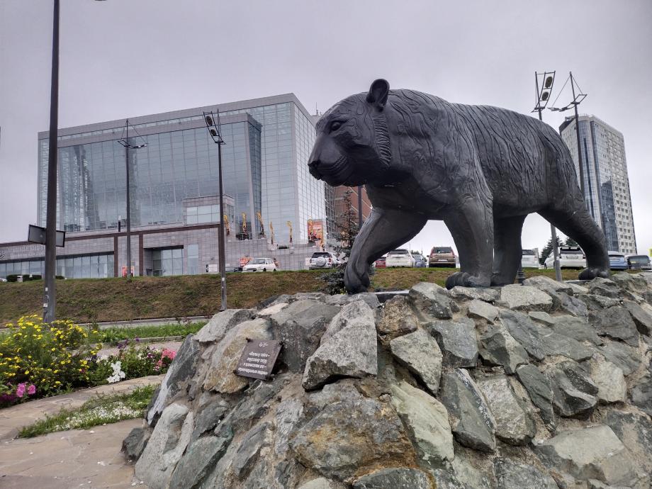 Пять самых популярных скульптур тигров во Владивостоке