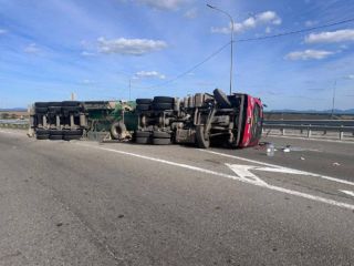 Авария с бензовозом парализовала движение на трассе Хабаровск – Владивосток