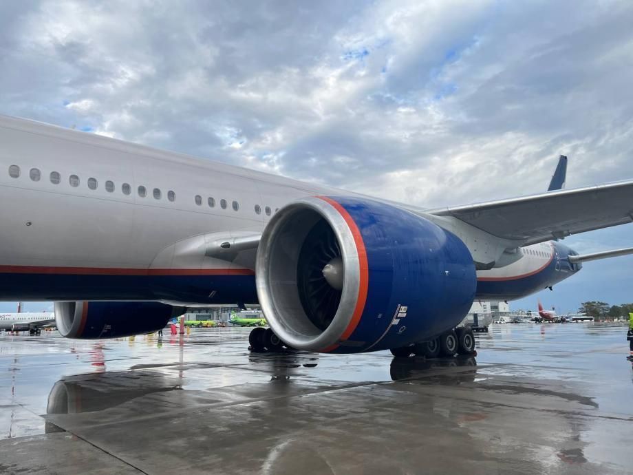 Пассажиры рейса Владивосток — Москва застряли в Петербурге