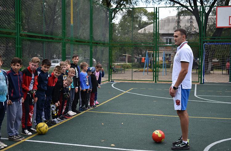 В Приморье появилось новое место для игр в волейбол, баскетбол и мини-футбол