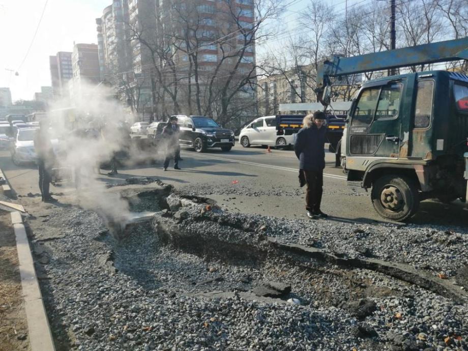 Фото: PRIMPRESS | «Машины стоит убрать»: во Владивостоке из-под земли польется кипяток?