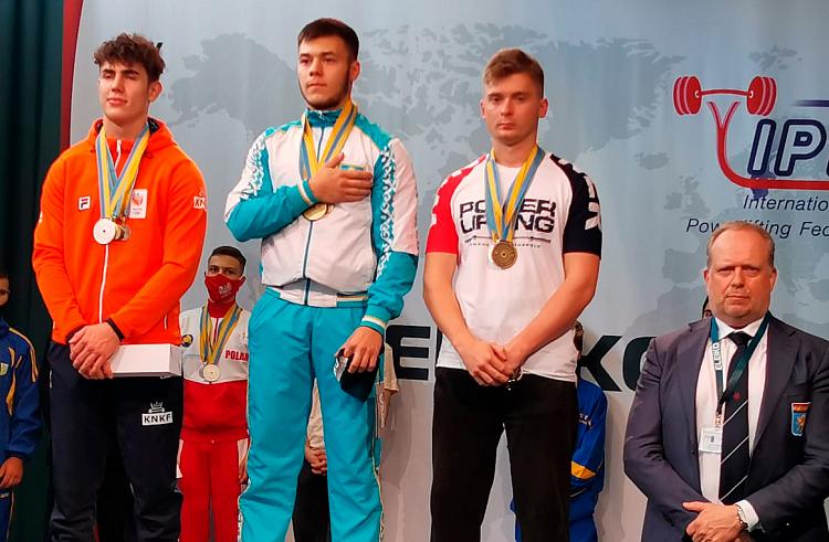 На первенстве мира по пауэрлифтингу в Швеции приморские атлеты выиграли восемь медалей