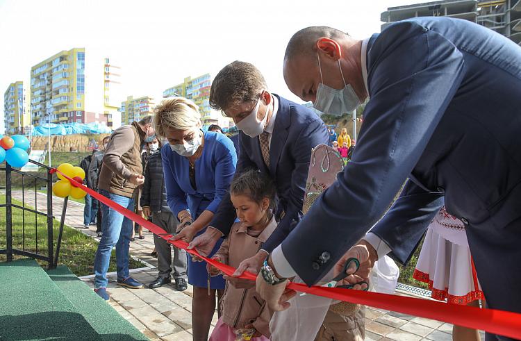 Фото: primorsky.ru | Губернатор Приморья побывал на открытии нового детского сада