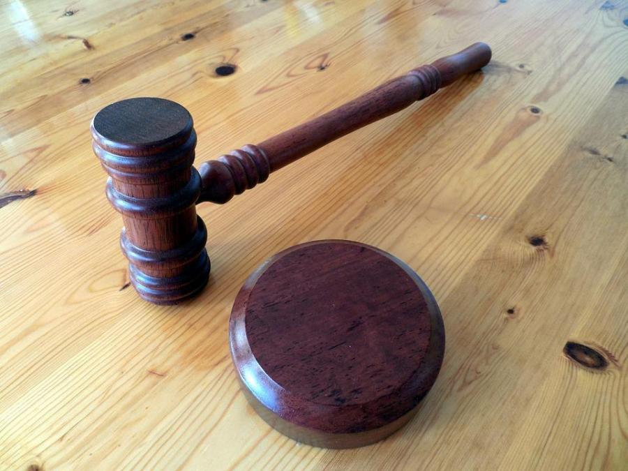 Бывший чиновник правительства Приморья ответит перед судом за взятки