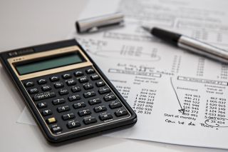 Квитанцию можно выбросить: какие счета за ЖКХ можно законно не оплачивать с 2025 года