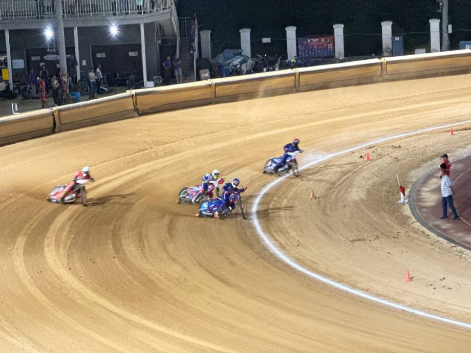 Стали чемпионами, но упустили Кубок: каким был приморский спидвей в 2025 году