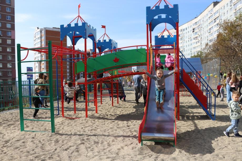 Фото: dumavlad.ru | Во Владивостоке стало на одну детскую игровую и спортивную площадку больше