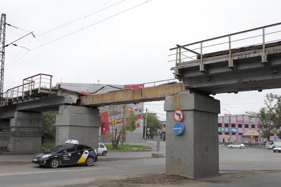 Фото: vlc.ru | Во Владивостоке ограничат движение автотранспорта под железнодорожной эстакадой на Луговой