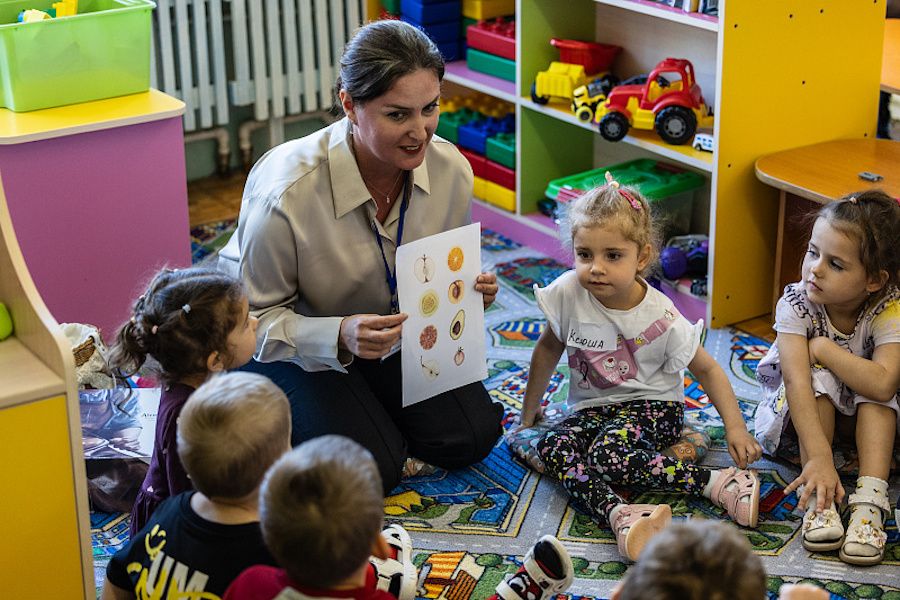 Больше десятка педагогов из Владивостока посоревнуются за звание «Воспитателя года»