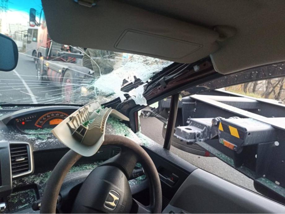 Фото: телеграм-канал Svodka25 | Плохое самочувствие водителя иномарки привело к трагедии во Владивостоке