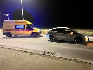 «Приусовод» сбил двух девушек на Русском острове на пешеходном переходе