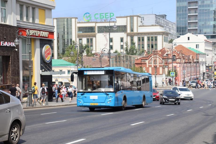 Фото: PRIMPRESS | Водителям Владивостока объяснили, как ехать по улицам с выделенными полосами для автобусов (схемы)