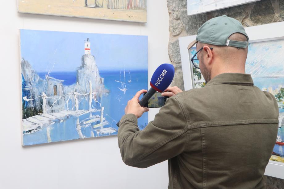 Фото: Екатерина Дымова / PRIMPRESS | Море впечатлений: в центре Владивостока открылась выставка работ Сергея Черкасова