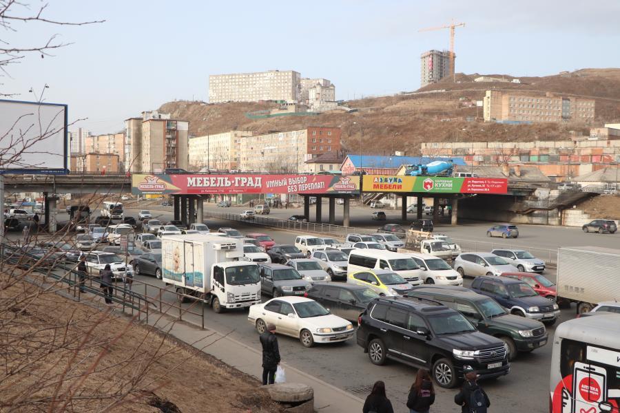 Фото: PRIMPRESS | «Такое безобразие». Владивостокцы недовольны ремонтом моста на улице Баляева