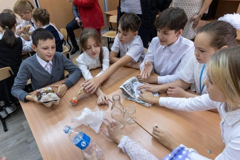Фото: ГК «Славда» | Экологический проект «Вторая жизнь пластика» поддержали в школах Владивостока