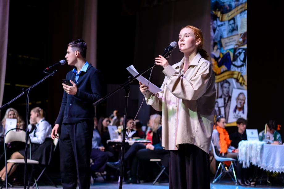 Фото: vlc.ru | Школьники Владивостока сразятся на «Поэтическом ринге»