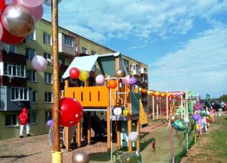 Благоустроенные площадки появились в поселке Экипажном