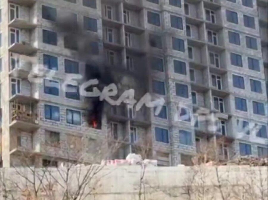 Пламя охватило новострой в районе Нейбута во Владивостоке