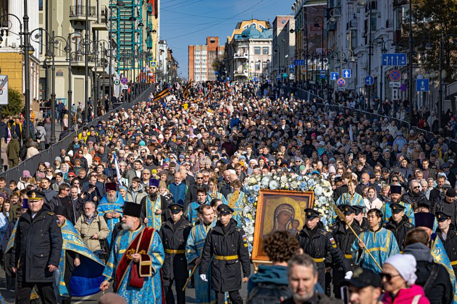 Владивосток впервые за 13 лет принял крестный ход
