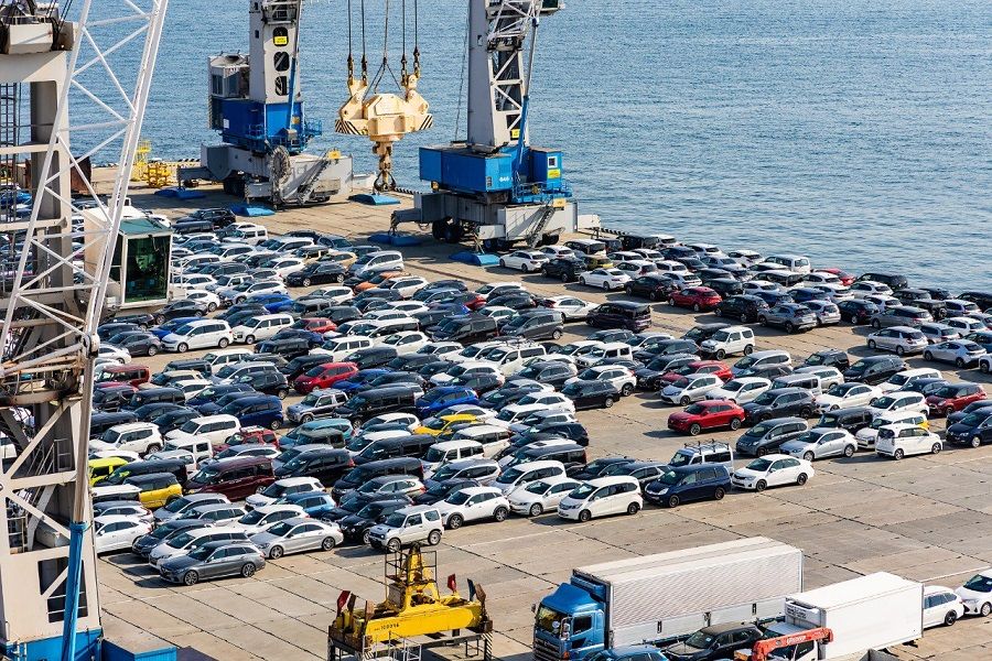 Владивостокский автомобильный терминал в октябре обновил рекорд перевалки