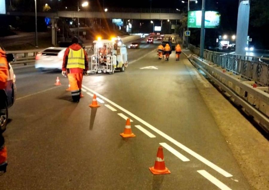 Выделенная полоса на Некрасовском путепроводе «полноценно» заработает с середины декабря