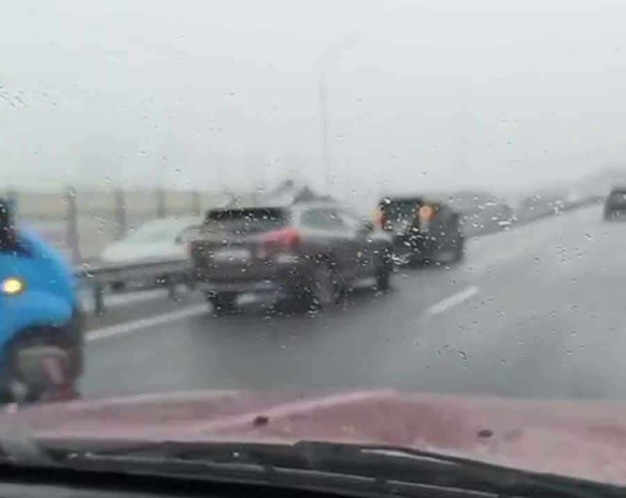 Первый снег во Владивостоке: «тачки в леерах уже стоят»