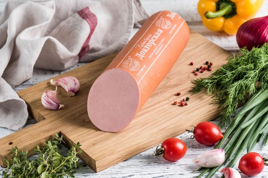 Без сои и только мясо: Росконтроль назвал лучшие марки колбасы для оливье