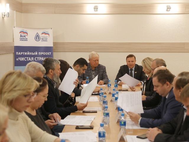 Фото: zspk.gov.ru | Председатель ЗС ПК принял участие в выездном заседании, касающемся обращения с твердыми бытовыми отходами