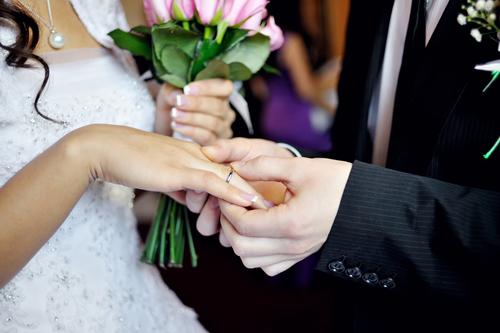 Фото: Photogenica | Выберите торжественную дату регистрации брака на портале «Госуслуги»