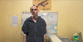 Полицейские задержали автора наркограффити, который осквернил памятник в Приморье