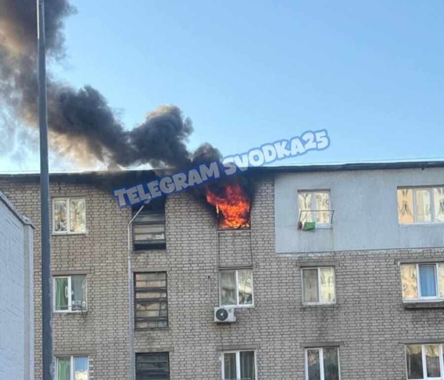 Мощный пожар унес жизнь человека во Владивостоке