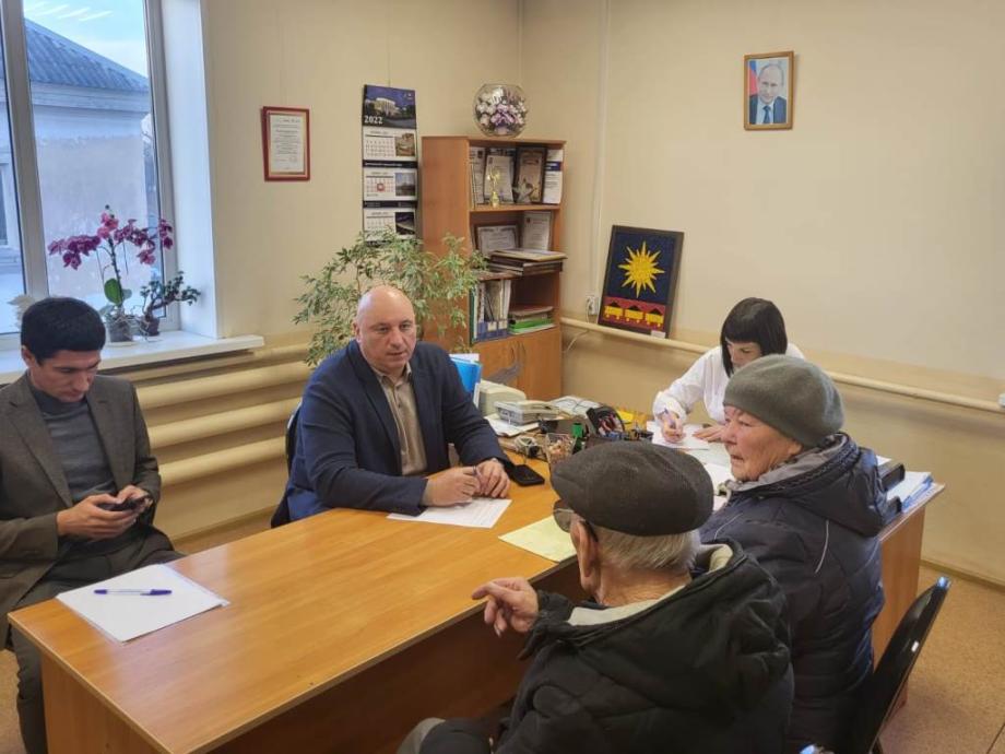 Фото: zspk.gov.ru | Депутат ЗС ПК ответил на вопросы приморцев в ходе рабочей поездки
